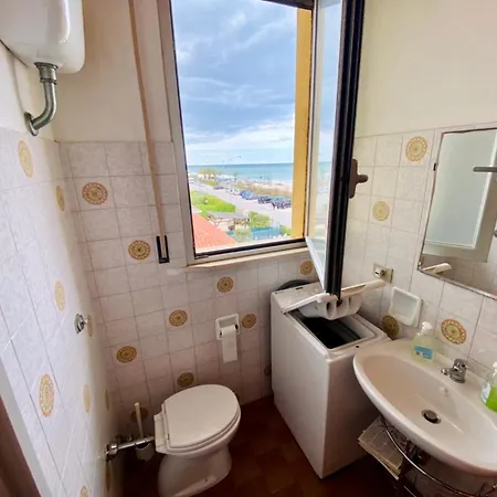 Apartment Con Terrazzo Fronte Mare *