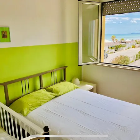 Apartment Con Terrazzo Fronte Mare