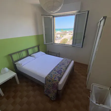 Con Terrazzo Fronte Mare Apartment