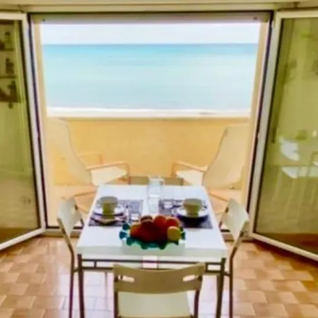 Con Terrazzo Fronte Mare Apartment