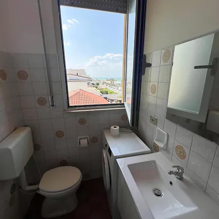 Apartment Con Terrazzo Fronte Mare *